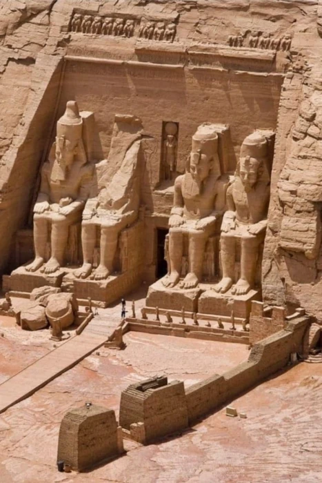 {"en":"Temple-of-Ramesses"}